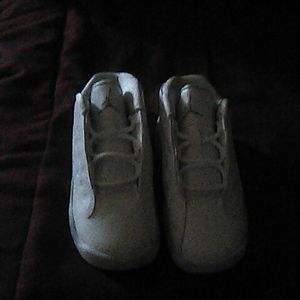 I,m saling little kids Jordan shoe size7